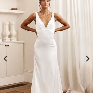 Selfie Leslie White V-Neck Wedding Dress